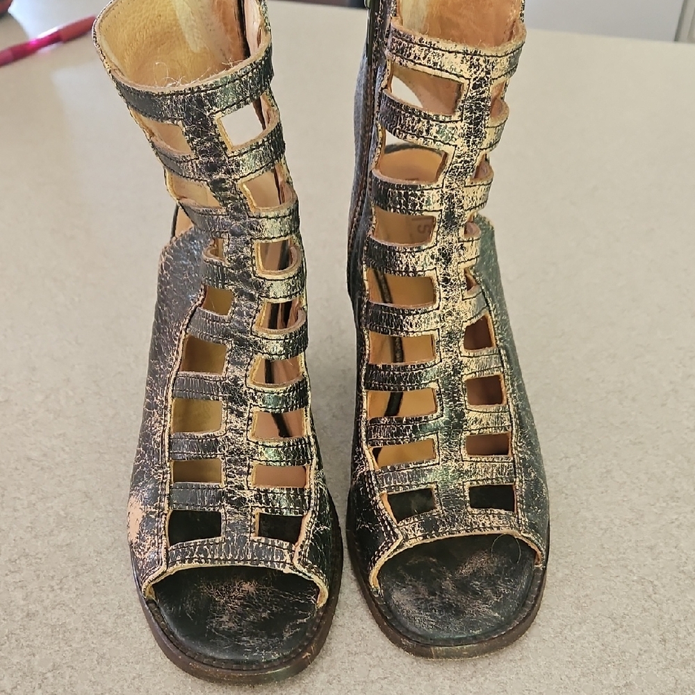 Bed Stu Distressed Black Women's Gladiator Sandals